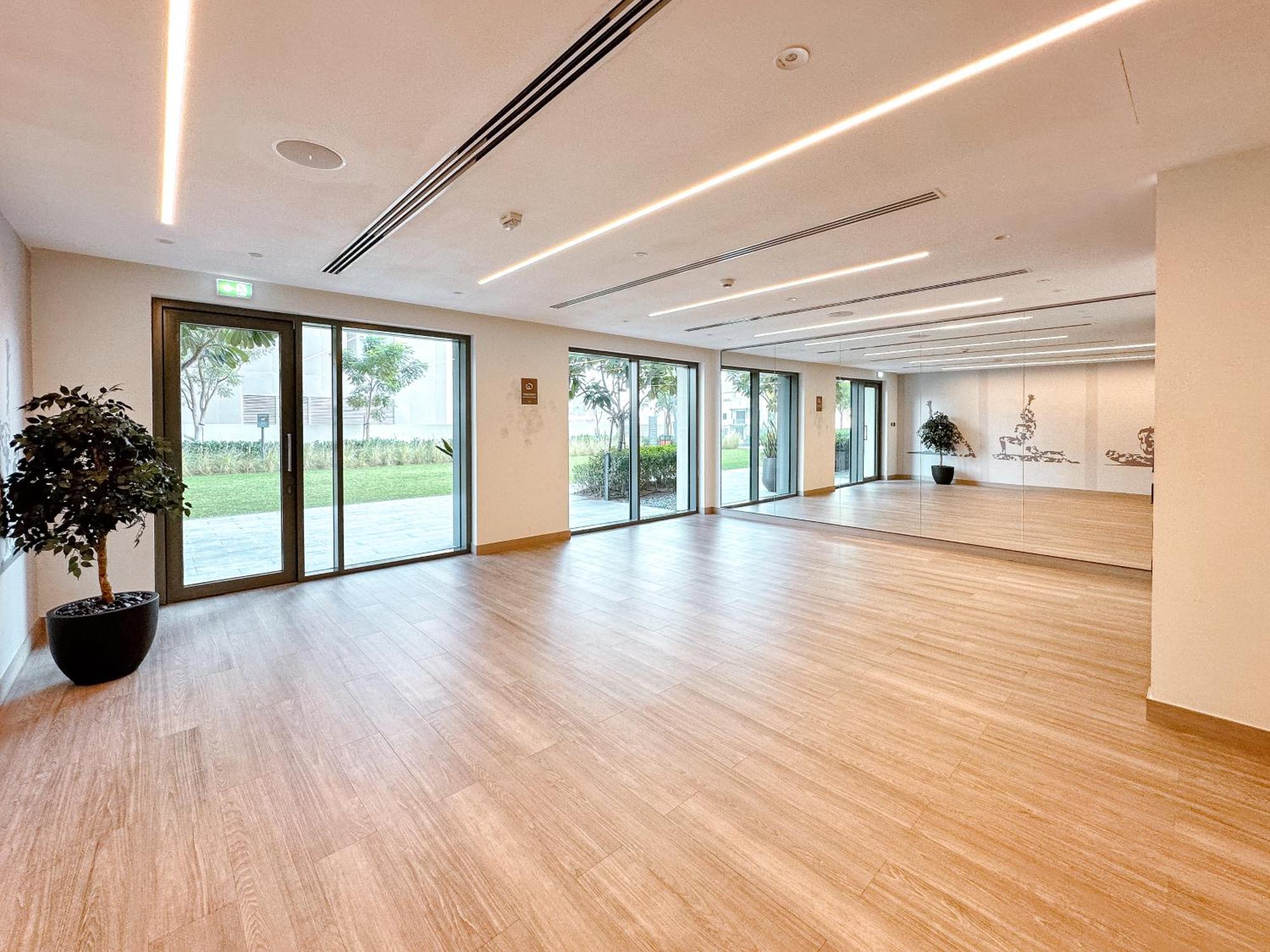 Amazing 1 Bedroom In Burj Royale Downtown * Dubai
