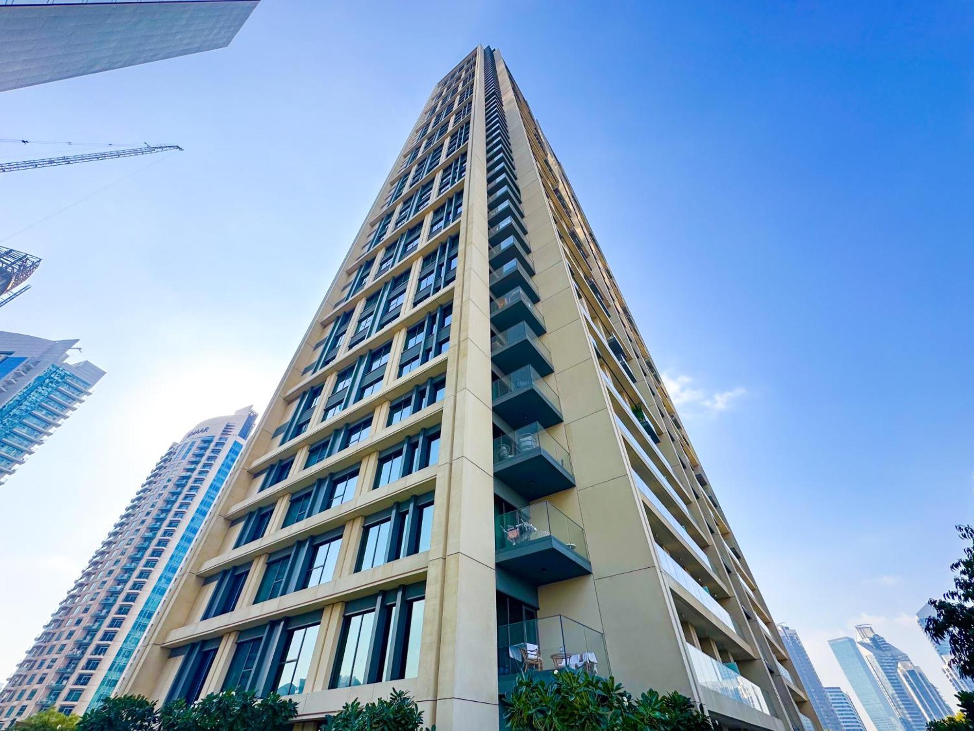 Amazing 1 Bedroom In Burj Royale Downtown Apartment