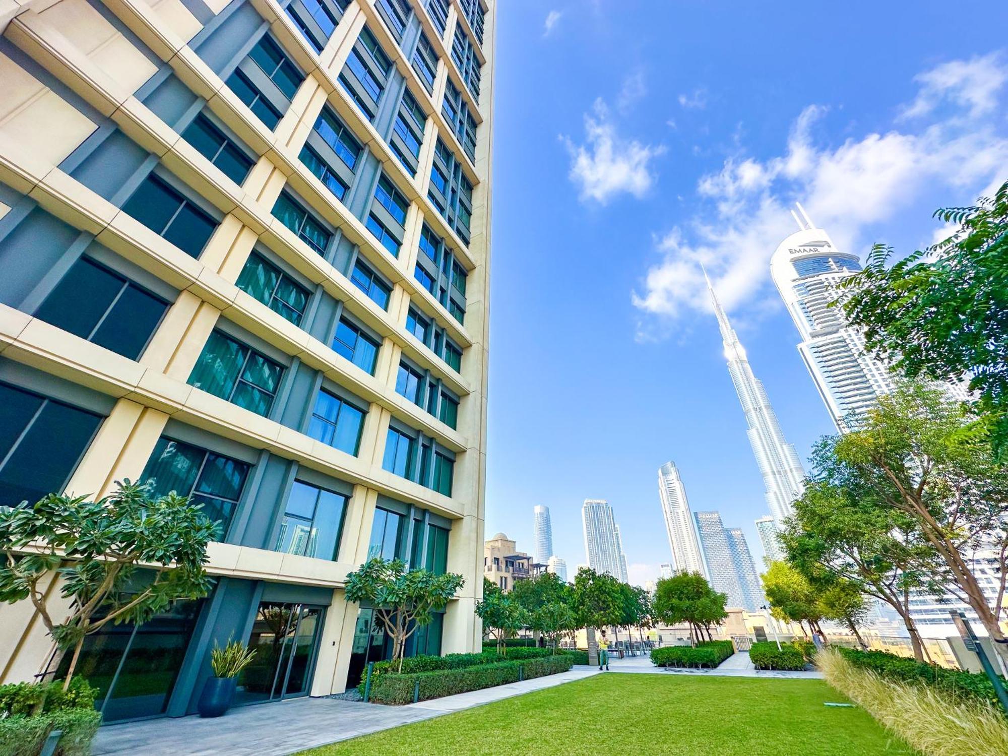 Amazing 1 Bedroom In Burj Royale Downtown Apartment Dubai
