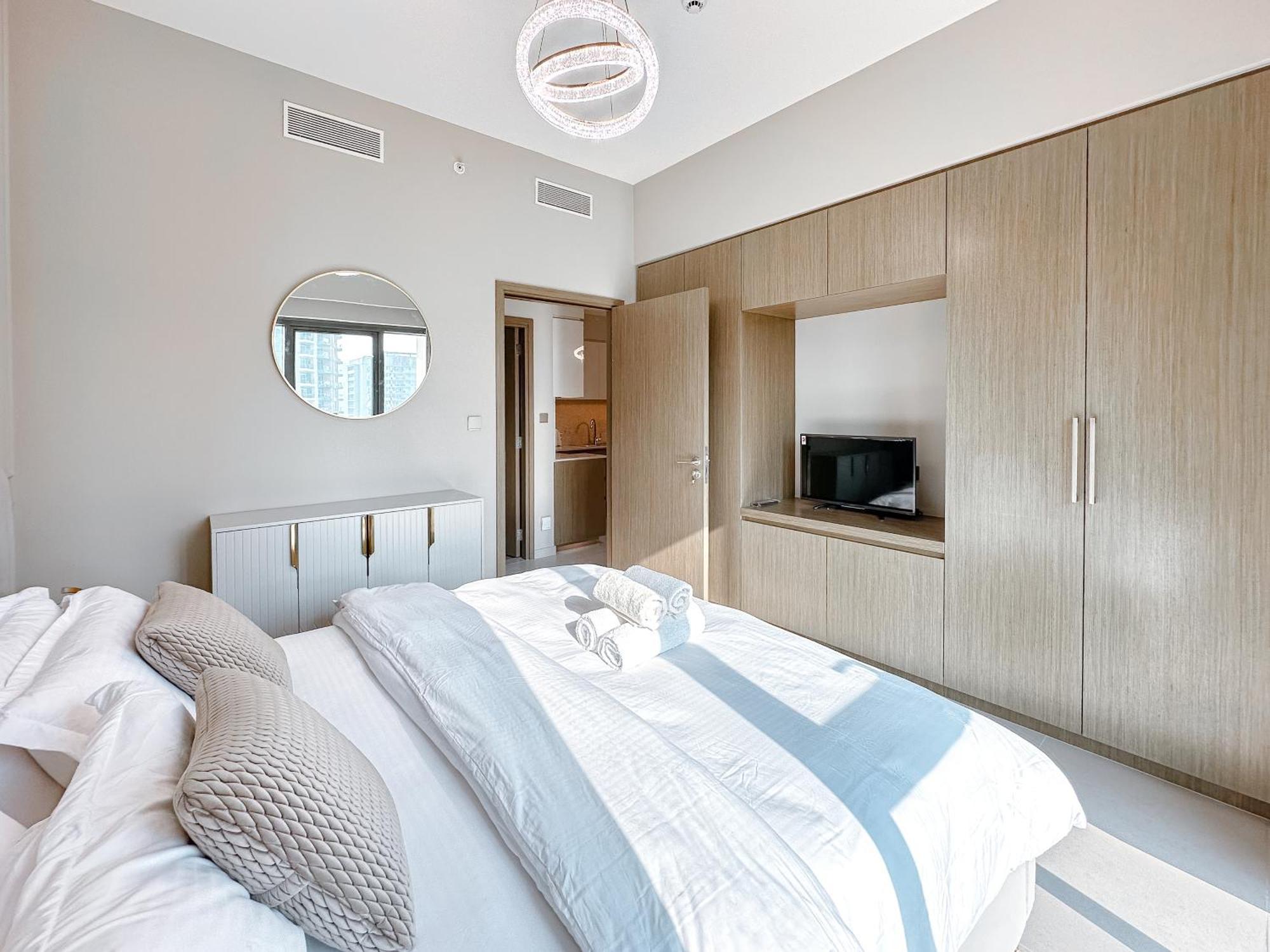 Amazing 1 Bedroom In Burj Royale Downtown * Dubai