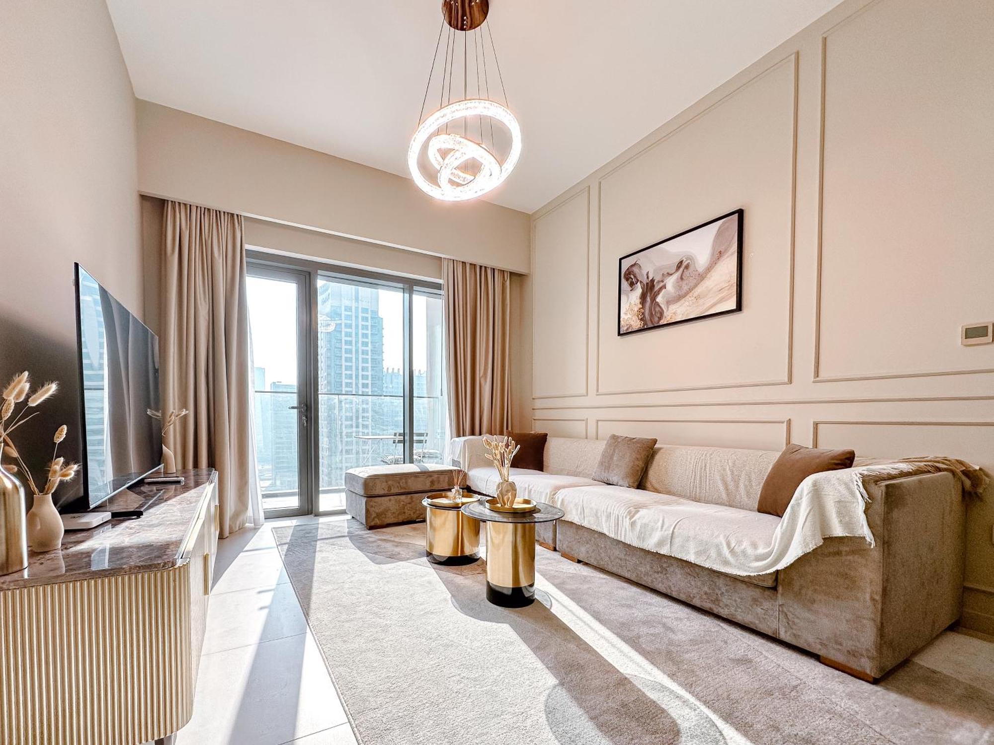 Amazing 1 Bedroom In Burj Royale Downtown Apartment Dubai